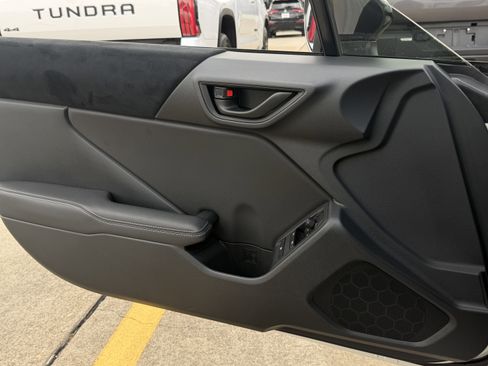 Used 2025 Toyota GR86 Premium w/ ALL Weather Mat Package (TMS) RWD image 20