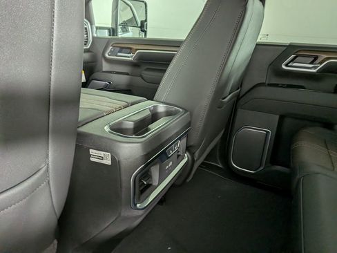 New 2026 Chevrolet Silverado 2500 High Country w/ High Country Premium Package AWD/4WD image 32