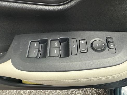 Used 2024 Honda HR-V LX image 11