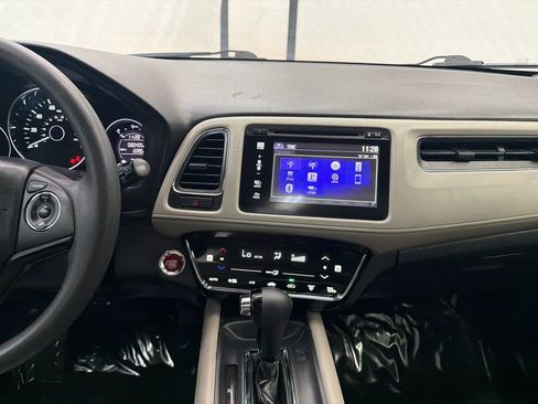 Used 2017 Honda HR-V EX image 29