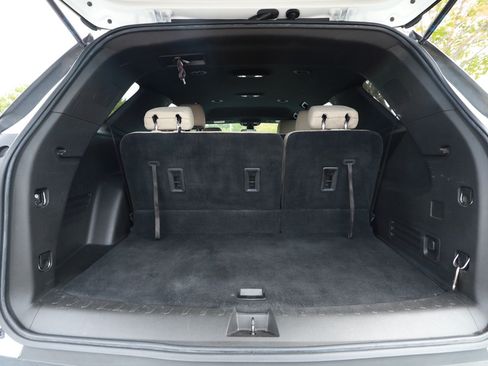 Used 2022 Chevrolet Traverse LS FWD image 22