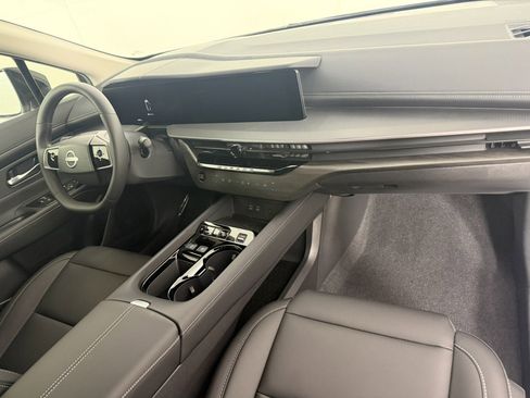 Used 2025 Nissan Murano SV image 11