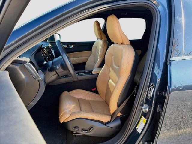 Used 2021 Volvo XC60 T5 Inscription w/ Advanced Package AWD/4WD image 16