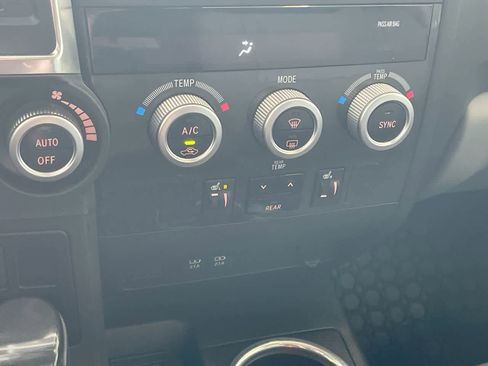 Used 2021 Toyota Sequoia Limited AWD/4WD image 19