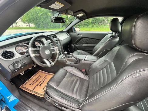 Used 2010 Ford Mustang GT RWD image 12