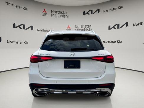 Used 2023 Mercedes-Benz GLC 300 4MATIC image 3