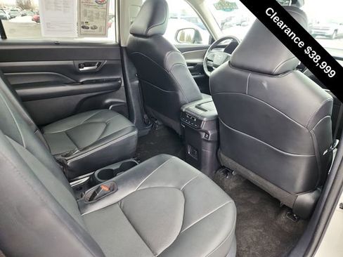 Used 2024 Toyota Grand Highlander XLE image 25