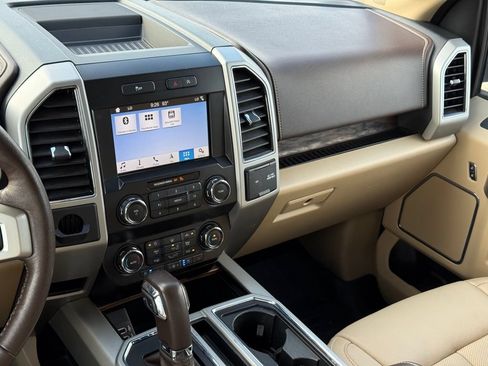 Used 2019 Ford F150 Lariat RWD image 22