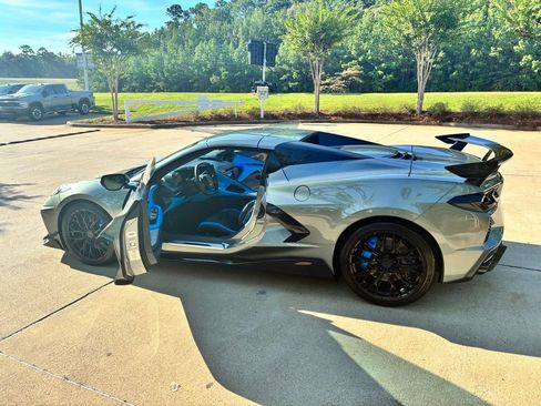 Used 2023 Chevrolet Corvette Stingray Premium Conv w/ Z51 Performance Package RWD image 15