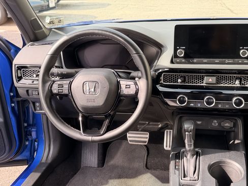 Used 2023 Honda Civic Sport image 16