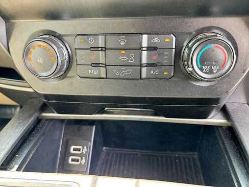 Used 2019 Ford F150 XLT w/ Equipment Group 302A Luxury AWD/4WD image 29