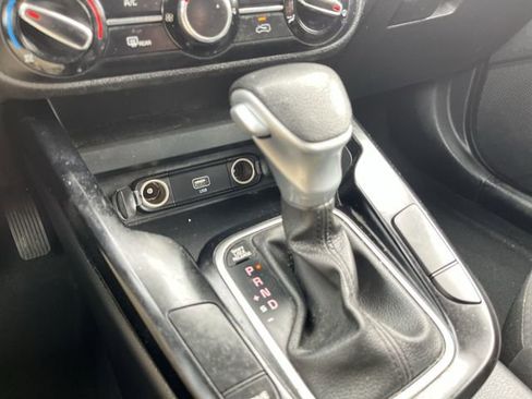 Used 2020 Kia Soul LX FWD image 21
