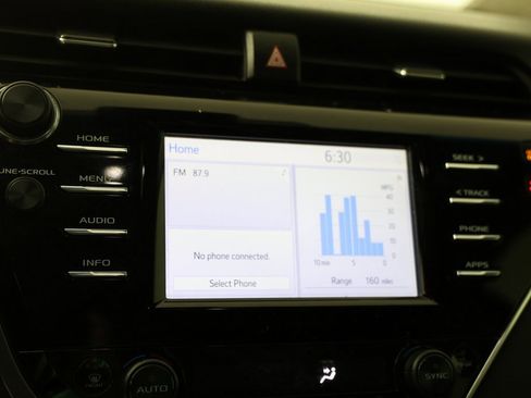 Used 2018 Toyota Camry XSE image 6