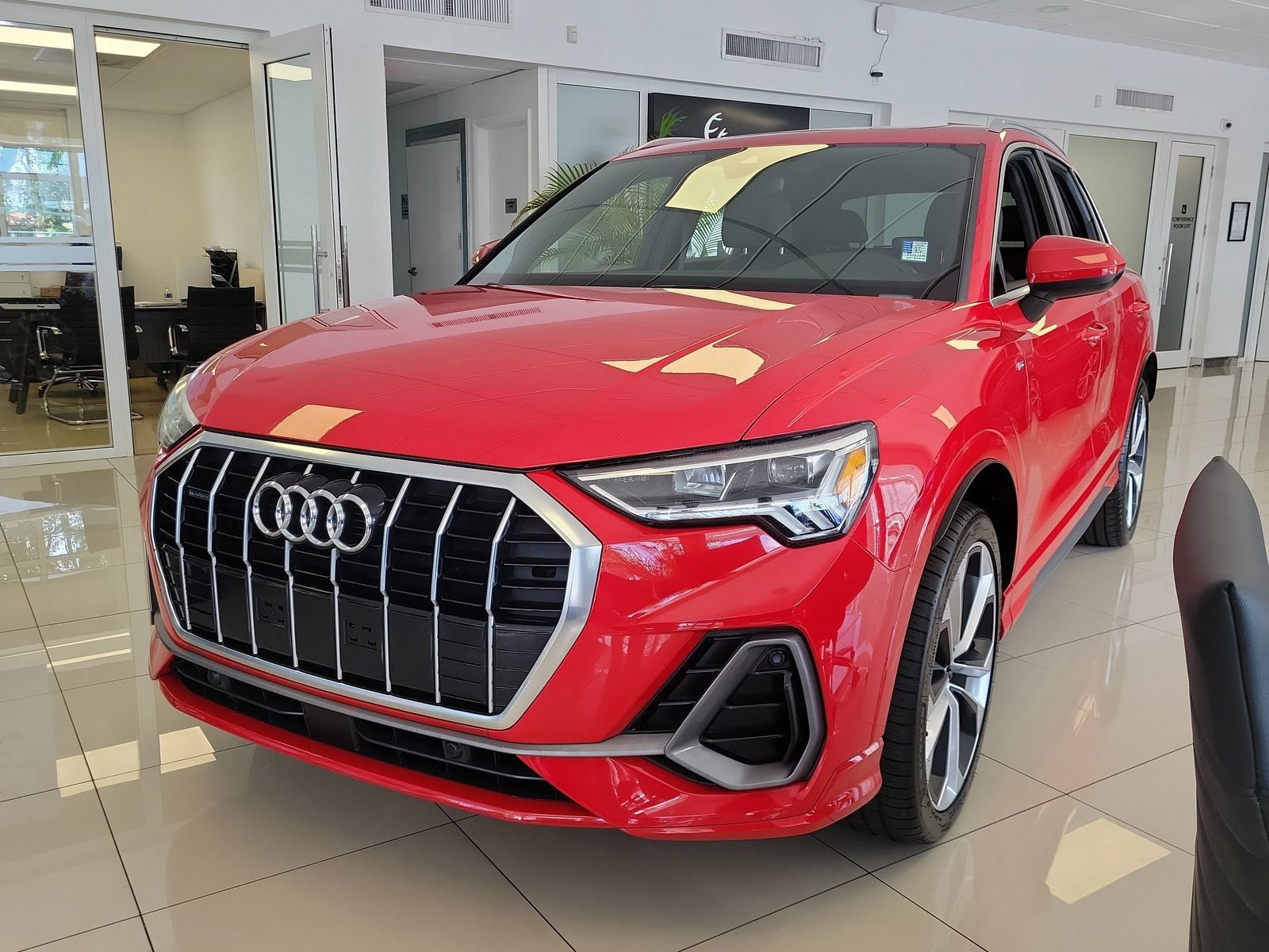 Used 2020 Audi Q3 2.0T Premium Plus AWD/4WD image 35