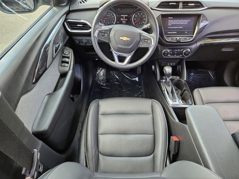 Used 2021 Chevrolet TrailBlazer LT w/ Premium Seating Package image 11