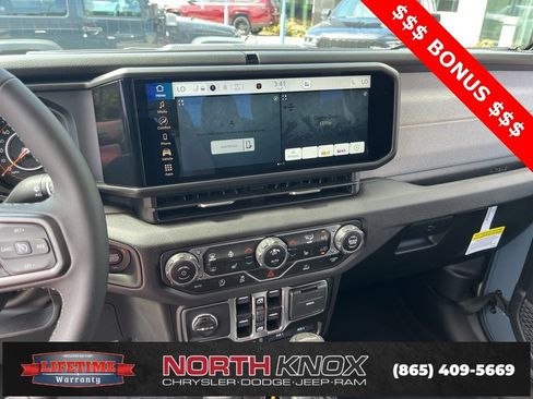 New 2025 Jeep Gladiator Sport image 9