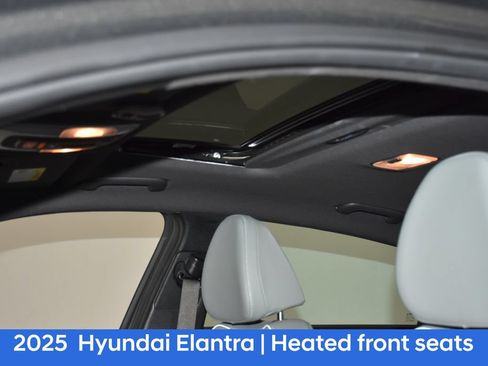 Used 2025 Hyundai Elantra Limited FWD image 29
