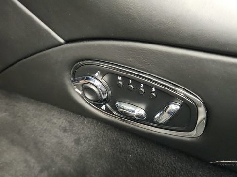 Used 2019 Aston Martin DB11 Volante RWD image 34