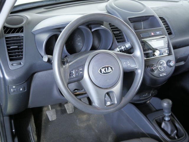 Used 2013 Kia Soul FWD image 21