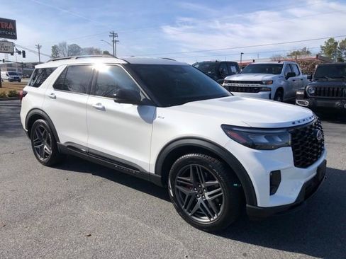 Used 2025 Ford Explorer ST-Line w/ Premium Package image 1