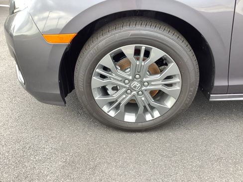 New 2026 Honda Odyssey Touring image 10