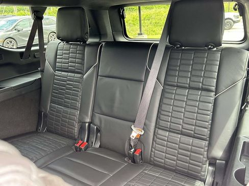 Used 2023 Cadillac Escalade ESV Sport Platinum w/ LPO, ONYX Package AWD/4WD image 13