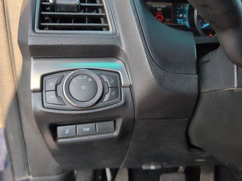 Used 2018 Ford Explorer XLT w/ Equipment Group 202A FWD image 27
