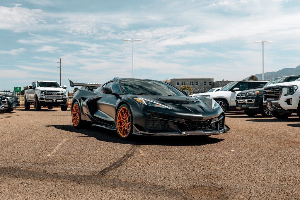 Used 2026 Chevrolet Corvette ZR1 w/ ZR1 Carbon Fiber Aero Package RWD image 2