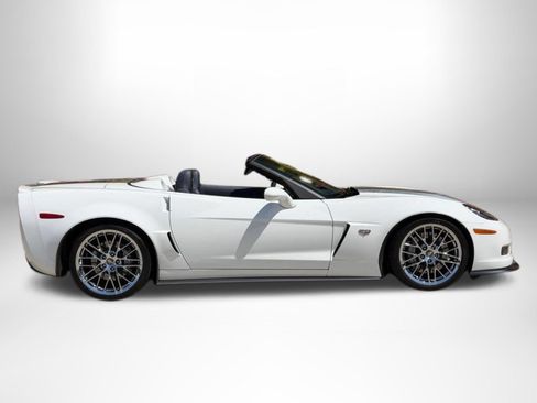 Used 2013 Chevrolet Corvette 427 w/ 1SC Preferred Equipment Group RWD image 3