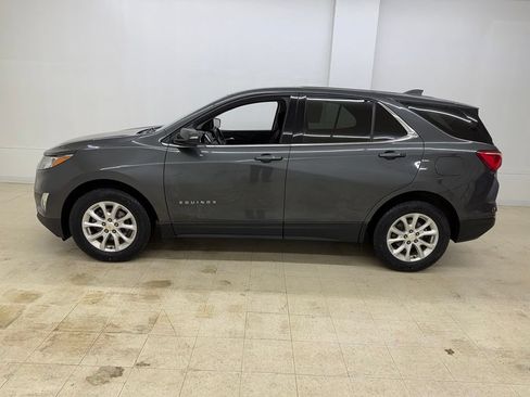 Used 2018 Chevrolet Equinox LT FWD image 2