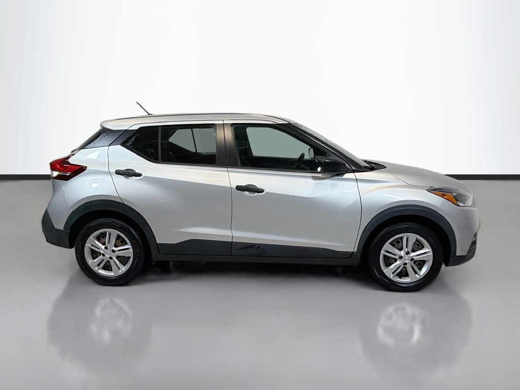 Used 2020 Nissan Kicks S FWD image 10