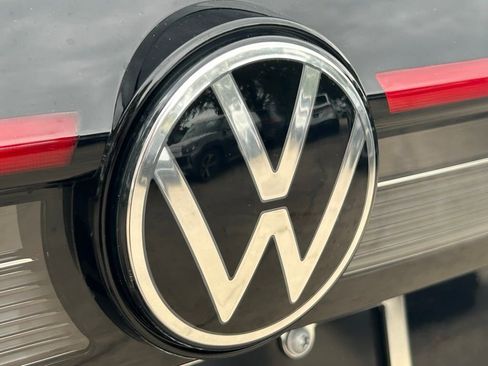 New 2026 Volkswagen Taos SE image 21