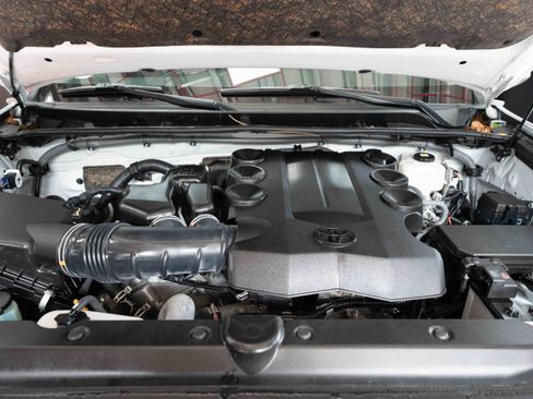 Certified 2024 Toyota 4Runner SR5 image 32