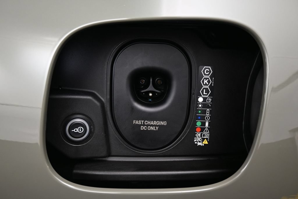 Certified 2026 Porsche Cayenne Electric AWD/4WD image 44