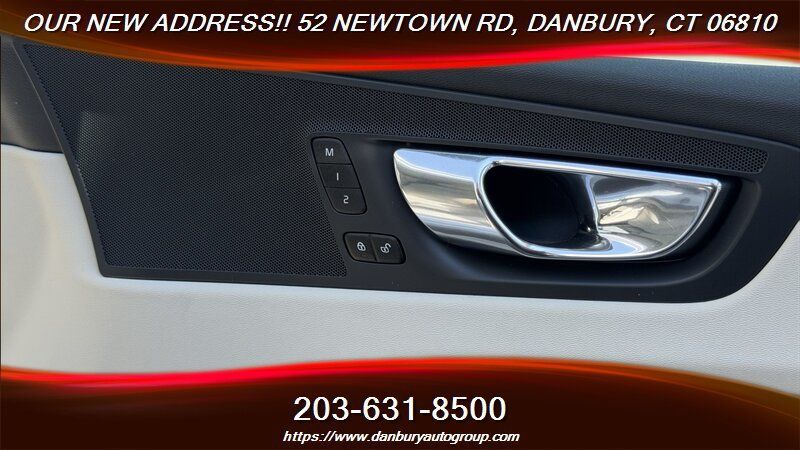 Used 2019 Volvo XC60 T6 Momentum w/ Premium Package AWD/4WD image 18