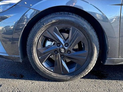 Used 2021 Hyundai Elantra SEL w/ Convenience Package image 8