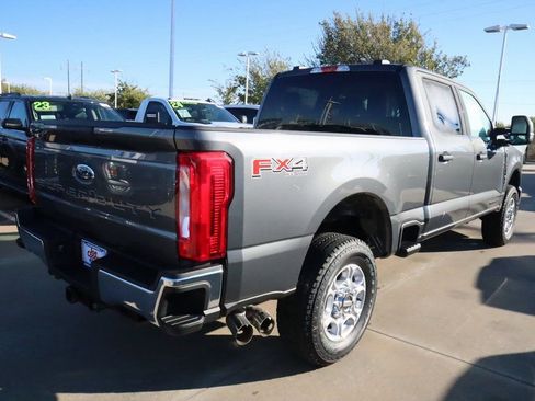 New 2026 Ford F250 XLT w/ FX4 Off-Road Package image 19