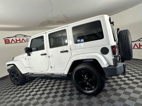 Used 2015 Jeep Wrangler Unlimited Sahara AWD/4WD image 6