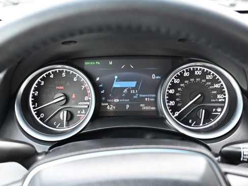 Used 2018 Toyota Camry XLE image 24