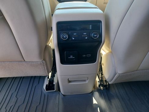 Used 2022 GMC Acadia AWD Denali w/ Denali Ultimate Package image 13