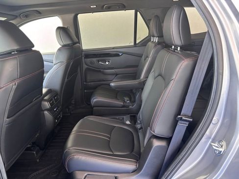 Used 2024 Honda Pilot TrailSport image 15
