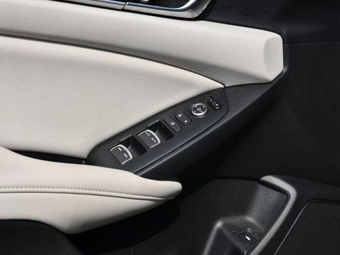 Used 2019 Honda Accord LX image 15