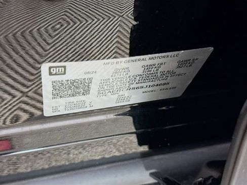 Used 2025 Buick Enclave Avenir w/ Super Cruise Package image 36