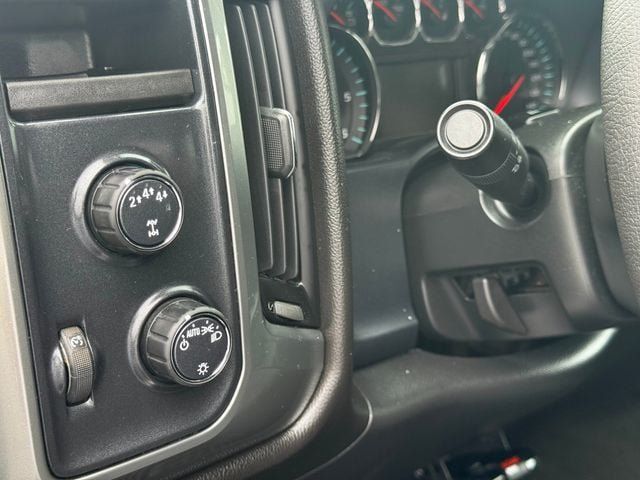 Used 2018 Chevrolet Silverado 2500 LT AWD/4WD image 11