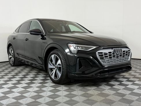 Certified 2024 Audi Q8 e-tron Premium Plus w/ Premium Plus Package AWD/4WD image 7