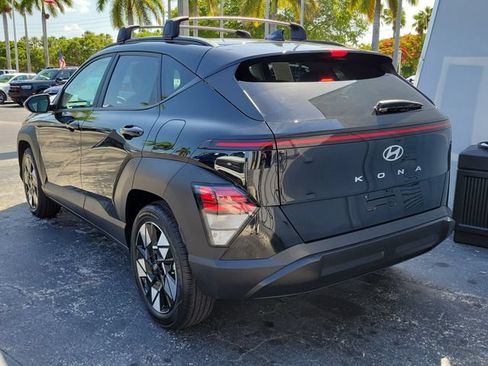 Used 2025 Hyundai Kona SEL FWD image 4