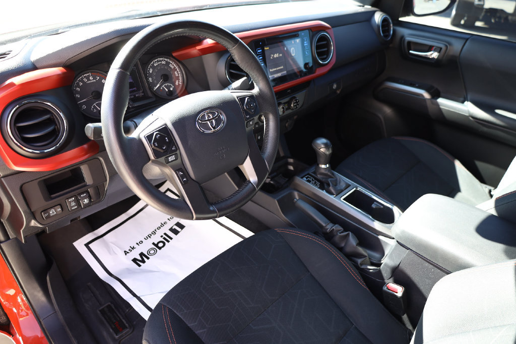 Used 2017 Toyota Tacoma TRD Off-Road AWD/4WD image 12