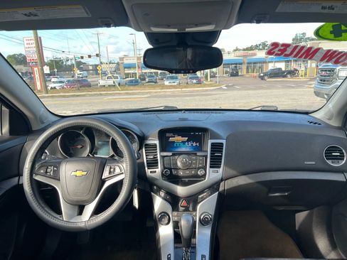 Used 2014 Chevrolet Cruze LT image 11