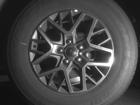 Used 2025 Jeep Wrangler Sahara image 14