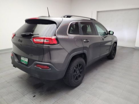 Used 2016 Jeep Cherokee Latitude image 9